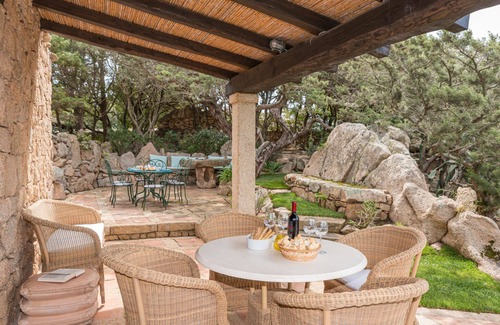 Capriccioli Villa | Wonderful private villa for 6 guests with WIFI, private pool, A/C, TV, terrace and pets allowed