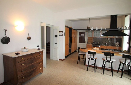 Castronno Villa | Wonderful private villa for 10 guests with WIFI, A/C, TV, terrace and parking