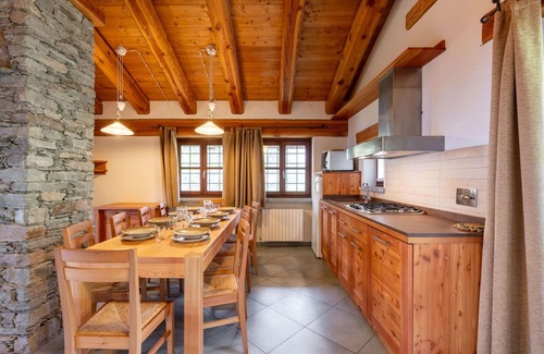 Sampeyre House | Wonderful private villa for 9 people with TV and patio