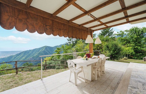 Seravezza House | Wonderful private villa for 6 people with A/C, WIFI, TV and patio