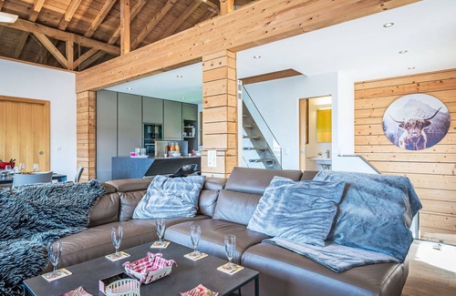 Ovronnaz House | Wonderful private villa for 8 guests with WIFI, TV, terrace and panoramic view