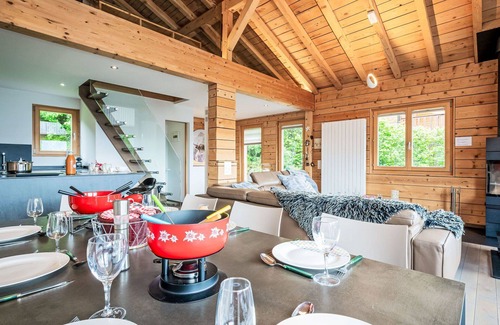 Ovronnaz House | Wonderful private villa for 8 guests with WIFI, TV, terrace and panoramic view