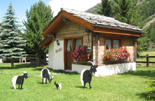 Saas Grund House | Wonderful private villa for 2 people with WIFI, TV, patio, pets allowed and panoramic view
