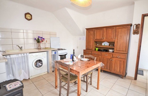Montreal House | Wonderful private villa for 2 guests with TV, patio, pets allowed and panoramic view