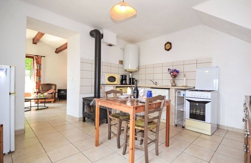 Montreal House | Wonderful private villa for 2 guests with TV, patio, pets allowed and panoramic view