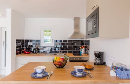 Locquirec House | Wonderful private villa for 4 people with WIFI, TV, patio, pets allowed and parking