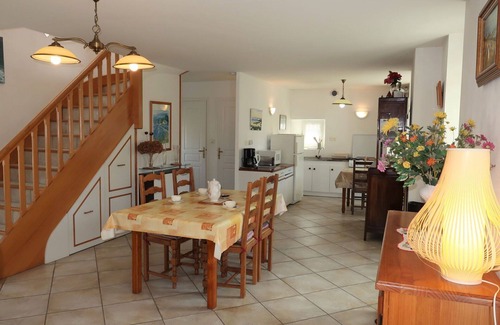 Ploemeur House | Wonderful private villa for 4 people with TV, pets allowed and parking