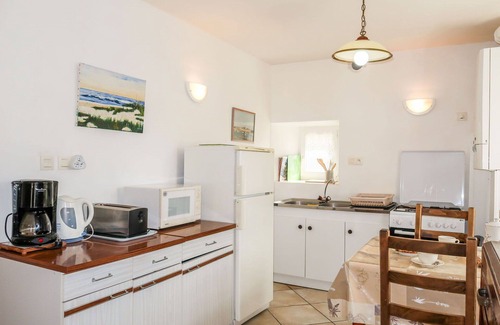 Ploemeur House | Wonderful private villa for 4 people with TV, pets allowed and parking