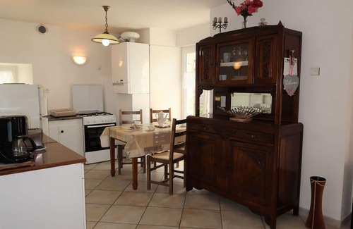 Ploemeur House | Wonderful private villa for 4 people with TV, pets allowed and parking
