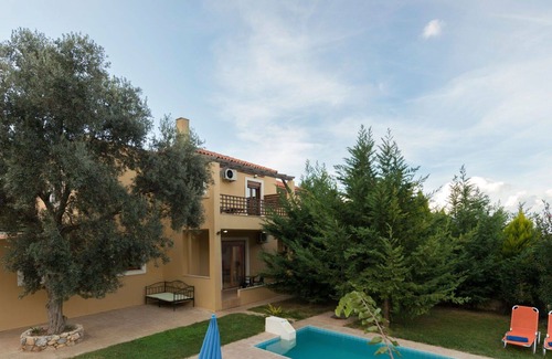 Vlichada Villa | Wonderful private villa with A/C, WIFI, private pool, TV, balcony, panoramic view and parking