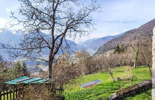 Preore House | Wonderful private villa for 6 guests with TV, patio, pets allowed and panoramic view