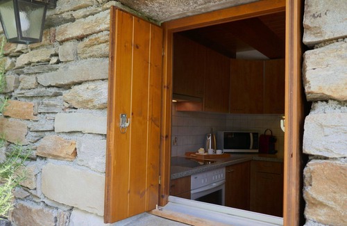 Semione House | Wonderful private villa for 4 people with TV, patio, pets allowed and panoramic view