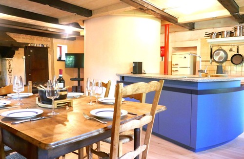 Semione House | Wonderful private villa for 6 guests with WIFI, TV and patio