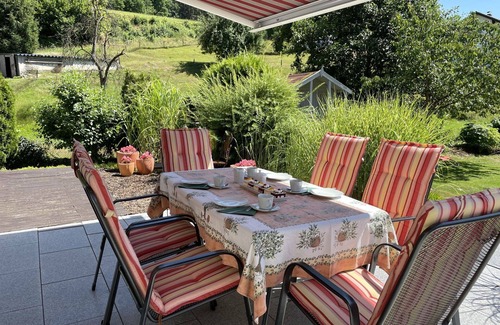 Schorndorf House | Wonderful private villa for 8 people with WIFI, TV and patio