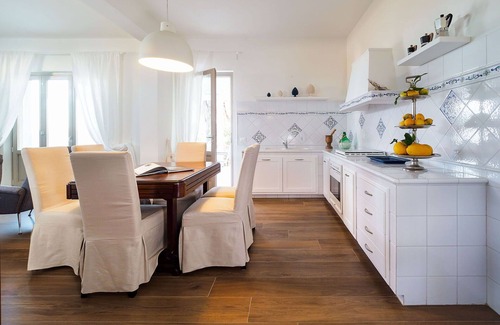 Marausa Villa | Wonderful private villa for 10 guests with WIFI, private pool, A/C, TV, terrace and parking