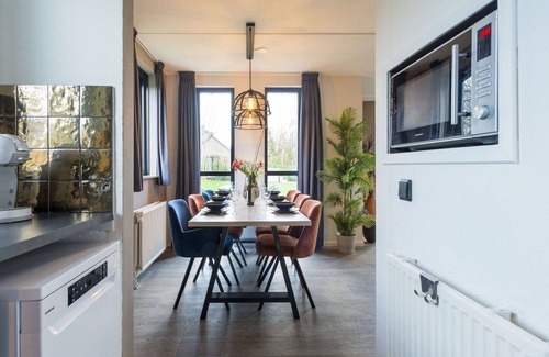 Ewijk House | Wonderful private villa for 6 people with hot tub, WIFI, pool, TV and pets allowed