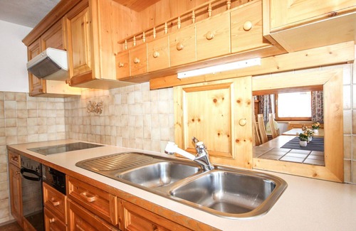 Flirsch House | Wonderful private villa for 10 people with WIFI, TV, patio and pets allowed