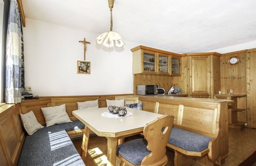 Flirsch House | Wonderful private villa for 10 people with WIFI, TV, patio and pets allowed