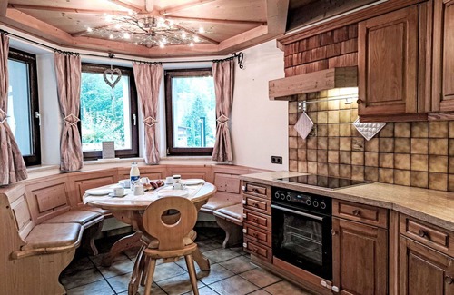 Woergl House | Wonderful private villa for 10 guests with private pool, WIFI, hot tub, TV and terrace