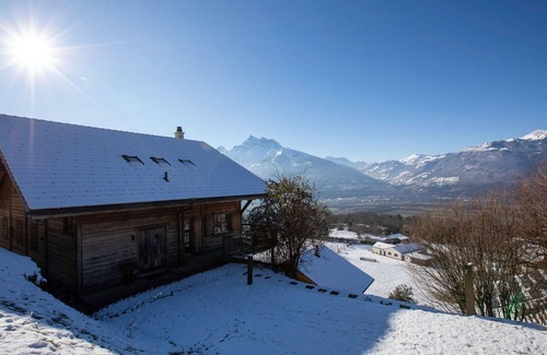Ollon House | Wonderful private villa for 8 people with WIFI, TV and balcony