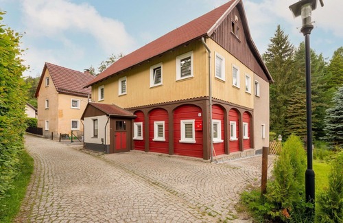 Oybin House | Wonderful private villa for 10 guests with hot tub, WIFI, TV, patio and pets allowed