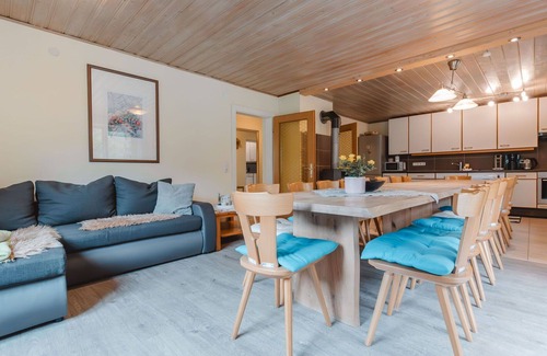 Fusch an der Grossglocknerstrasse House | Wonderful private villa for 22 guests with WIFI, TV, terrace and pets allowed