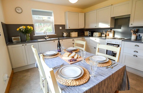 Lerags House | Wonderful private villa for 4 guests with WIFI, TV, patio, pets allowed and panoramic view