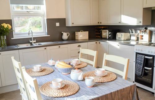 Lerags House | Wonderful private villa for 4 guests with WIFI, TV, patio, pets allowed and panoramic view