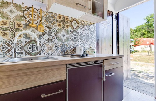 Skradin House | Wonderful private villa for 4 people with WIFI, A/C, TV, terrace, pets allowed and parking