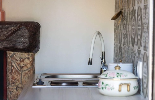 Skradin House | Wonderful private villa for 4 people with WIFI, A/C, TV, terrace, pets allowed and parking