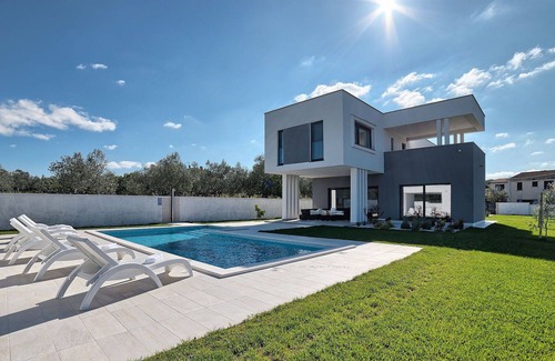 Stinjan Villa | Wonderful private villa for 8 people with WIFI, private pool, A/C, TV and terrace