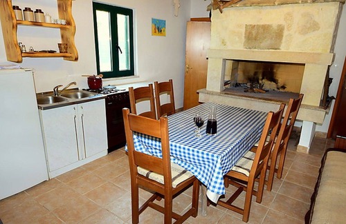 Caporice House | Wonderful private villa for 7 guests with A/C, private pool, WIFI, TV and terrace