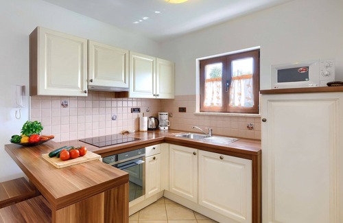 Vosteni Villa | Wonderful private villa for 8 people with private pool, WIFI, A/C, hot tub, TV and patio