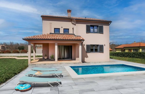 Topid House | Wonderful private villa for 8 people with A/C, WIFI, private pool, TV and terrace