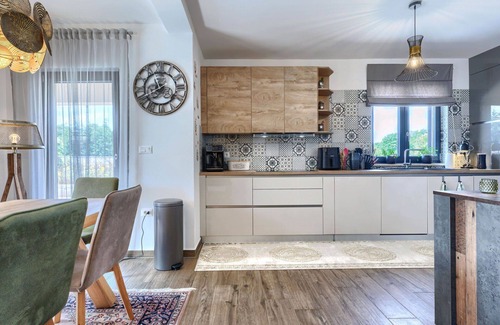 Topid House | Wonderful private villa for 8 people with A/C, WIFI, private pool, TV and terrace