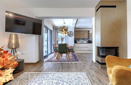 Topid House | Wonderful private villa for 8 people with A/C, WIFI, private pool, TV and terrace
