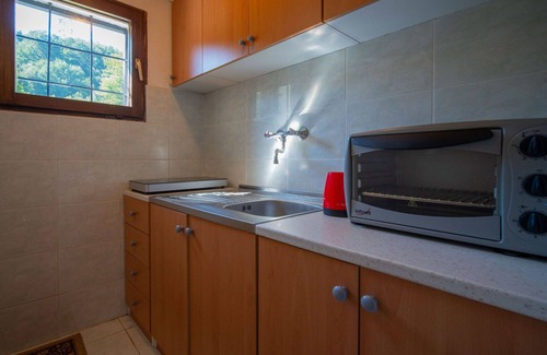 Zlobin House | Wonderful private villa for 4 guests with WIFI, TV, terrace, pets allowed and parking