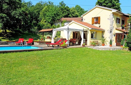 Matulji House | Wonderful private villa with hot tub, WIFI, private pool, A/C, TV, patio and pets allowed
