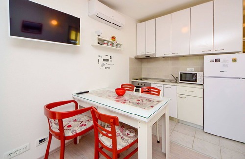 Mejasi House | Wonderful private villa for 4 guests with A/C, WIFI, TV and terrace