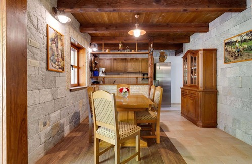 Stankovci House | Wonderful private villa for 8 people with A/C, WIFI, private pool, TV and patio