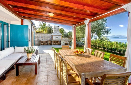 Ugljan House | Wonderful private villa for 8 people with WIFI, private pool, A/C, TV and patio