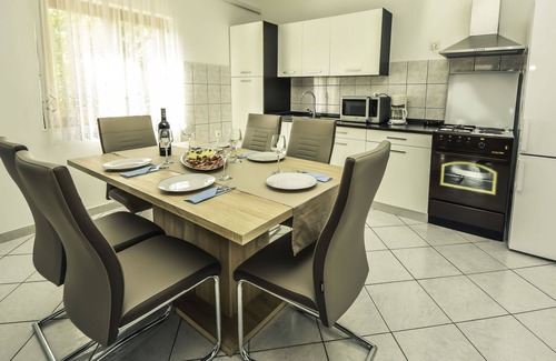 Pridraga House | Wonderful private villa for 5 guests with WIFI, A/C, TV and terrace