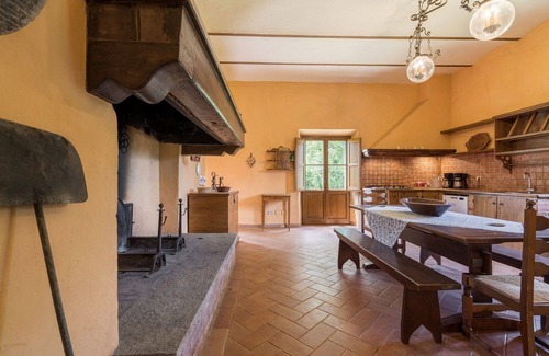 Bucine Villa | Wonderful private villa with A/C, WIFI, private pool, patio, pets allowed and panoramic view