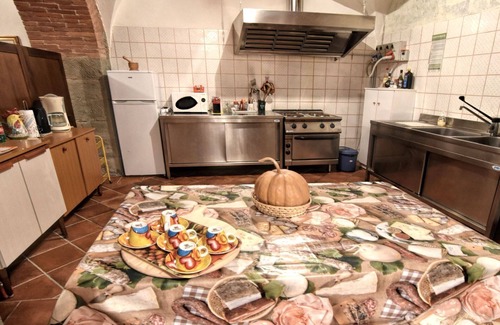 Cortona Villa | Wonderful private villa with WIFI, private pool, A/C, TV, veranda, pets allowed and parking