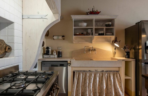 Castell'Alfero House | Wonderful private villa for 9 people with hot tub, WIFI, TV, patio, pets allowed and panoramic v.