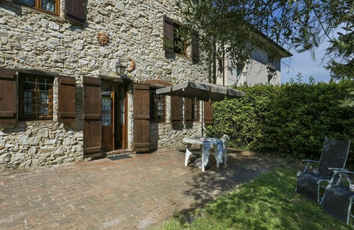 Santa Maria del Giudice Villa | Wonderful private villa for 8 guests with WIFI, TV, patio and pets allowed