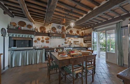 Nozanno Villa | Wonderful private villa for 18 people with WIFI, private pool, A/C, hot tub, TV, patio and parking