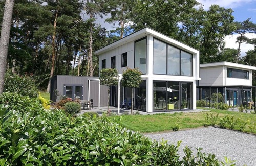 Susteren House | Wonderful private villa for 6 guests with WIFI, pool, TV and terrace