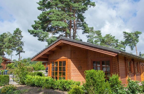 Susteren House | Wonderful private villa for 6 guests with WIFI, pool, TV, terrace and parking