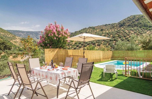 Rute House | Wonderful private villa with A/C, WIFI, private pool, TV, patio, pets allowed and parking